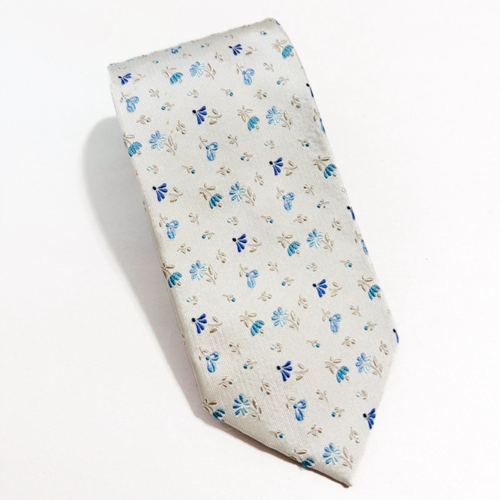 Ermenegildo Zegna 100% Silk Light Cream / Off White Floral Tie Made in Italy
